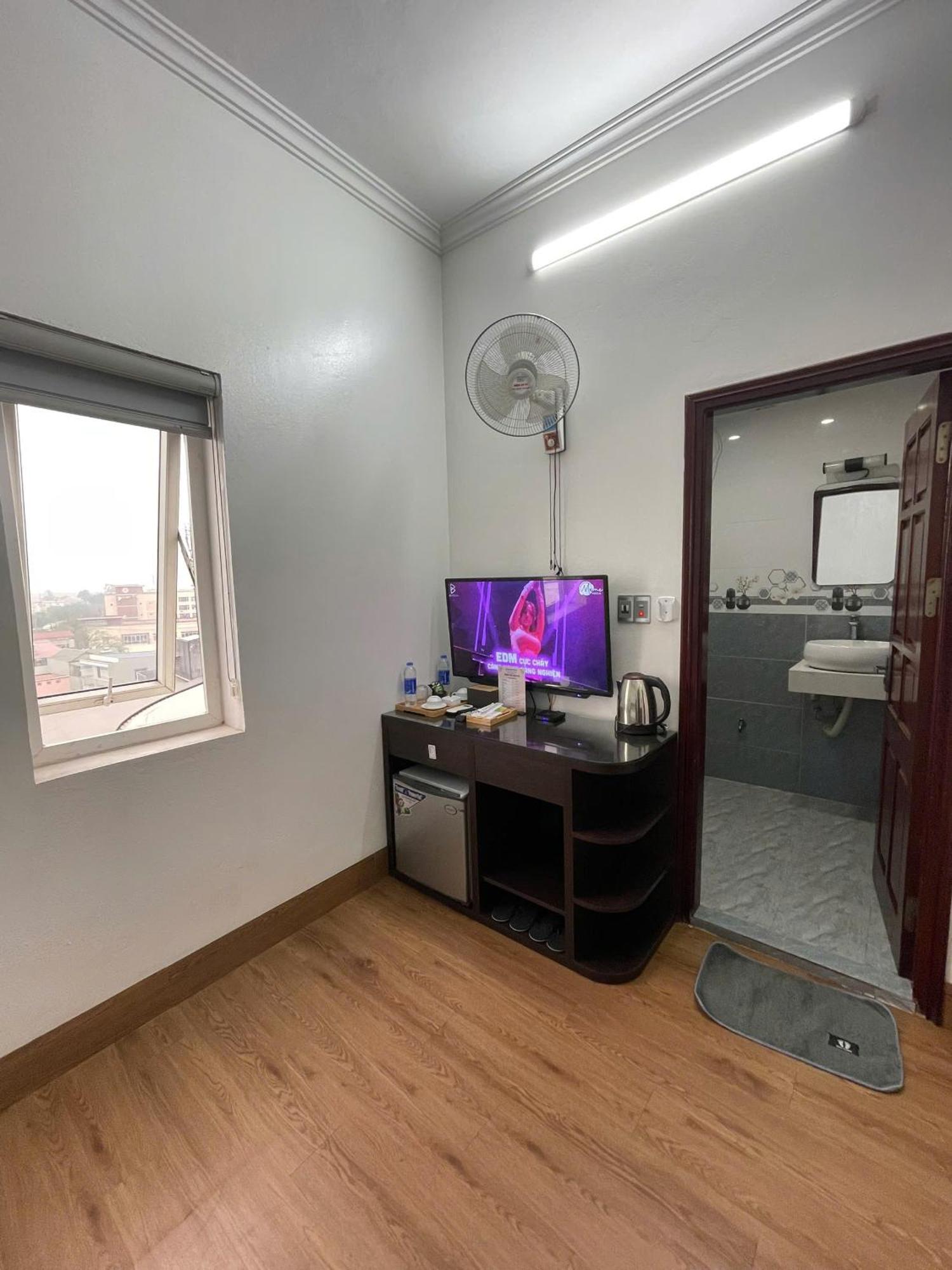 Hoang Gia Hotel Dong Anh Buitenkant foto